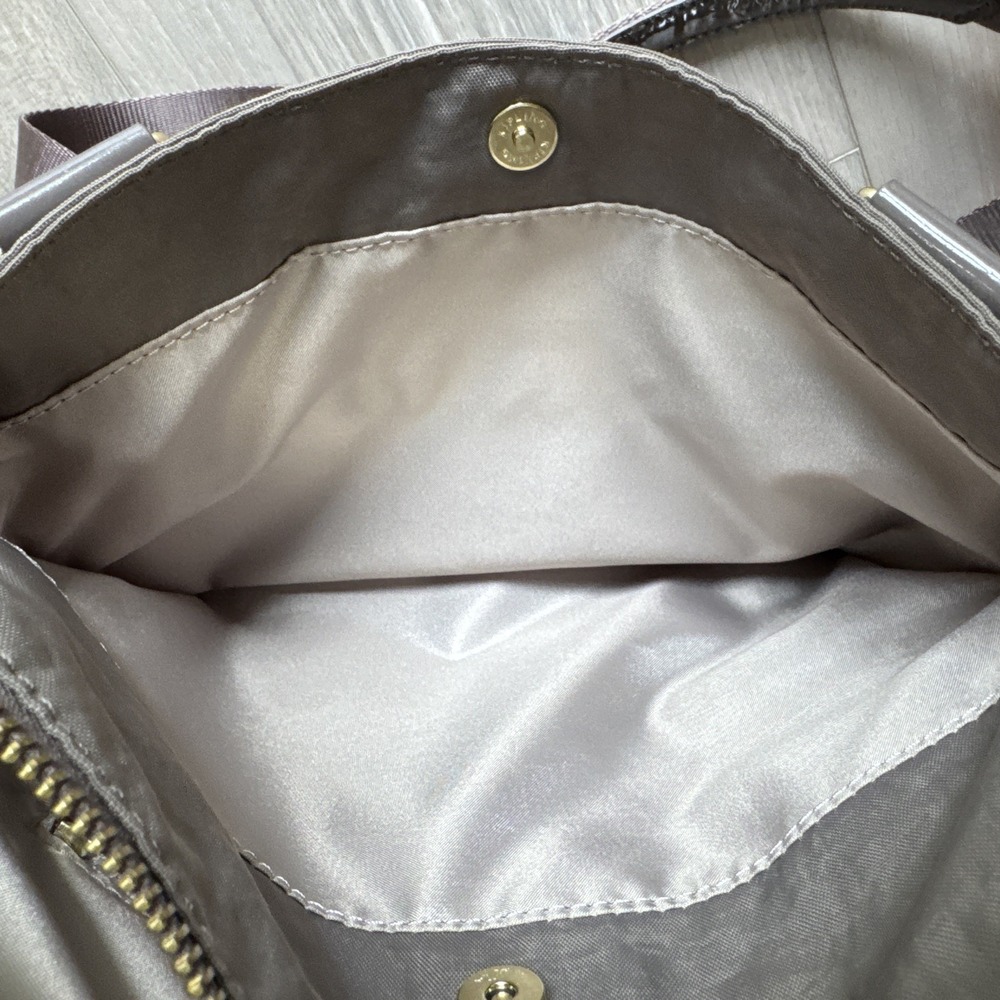 Kipling Dolan Nylon Patent Leather Shoulder Bag Beige Taupe Brown Gold Like New - Picture 9 of 16